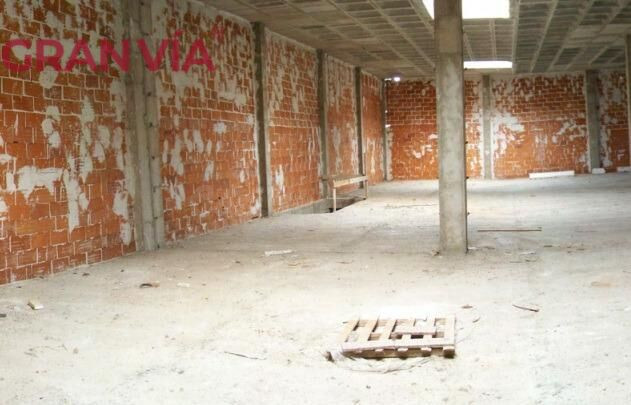 Local en obra con muchas posibilidades
