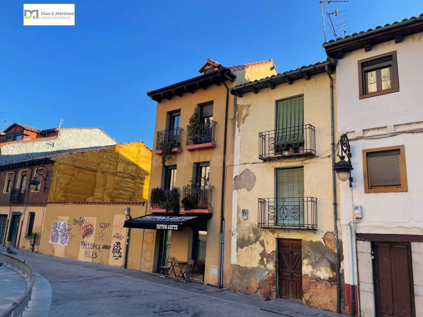 CASA  DETRAS DE LA CATEDRAL