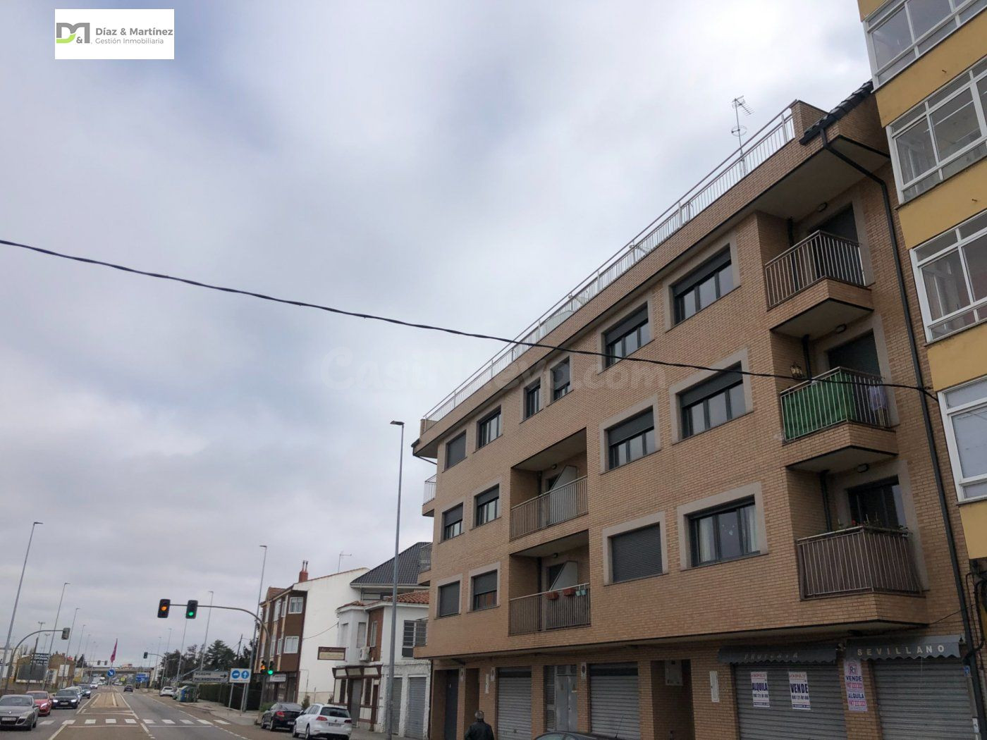 LOCAL DE 215 M2 EN AVENIDA ANTIBIOTICOS
