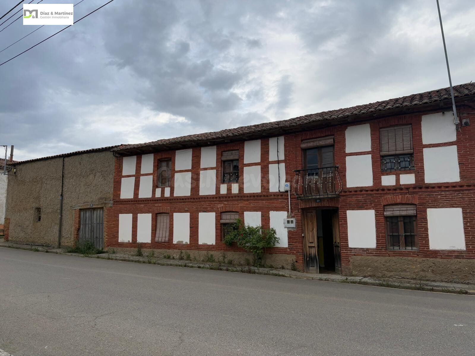 CASA EN VALDESOGO DE 220 M2 Y 790 M2 DE PARCELA, A 9 KM DE L - foto 3