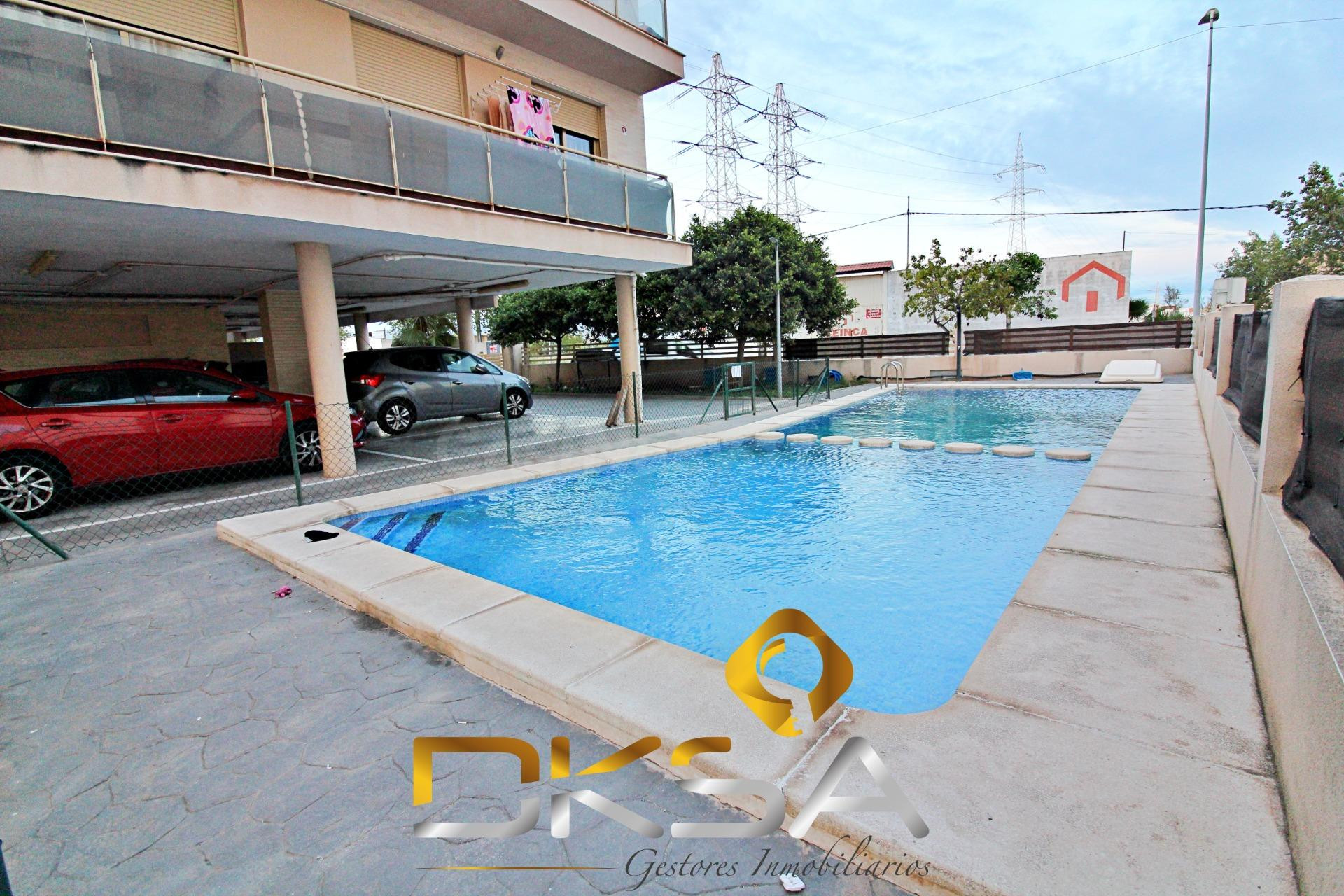 Coqueto piso en residencial con piscina en Almazora