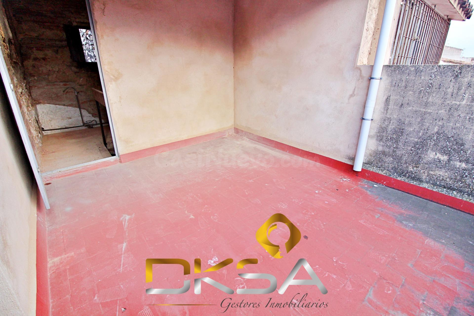 Casa económica para reformar en Cabanes pueblo - foto 3
