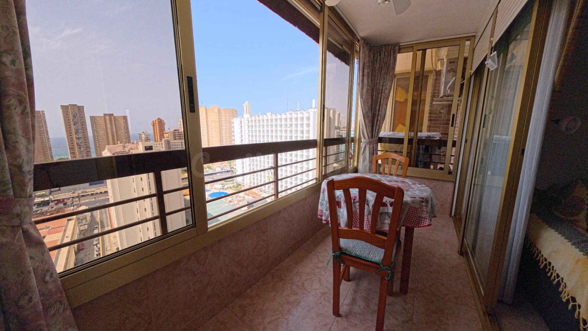 Piso y garaje cerrado en venta en el Rincón de Loix, Benidorm
