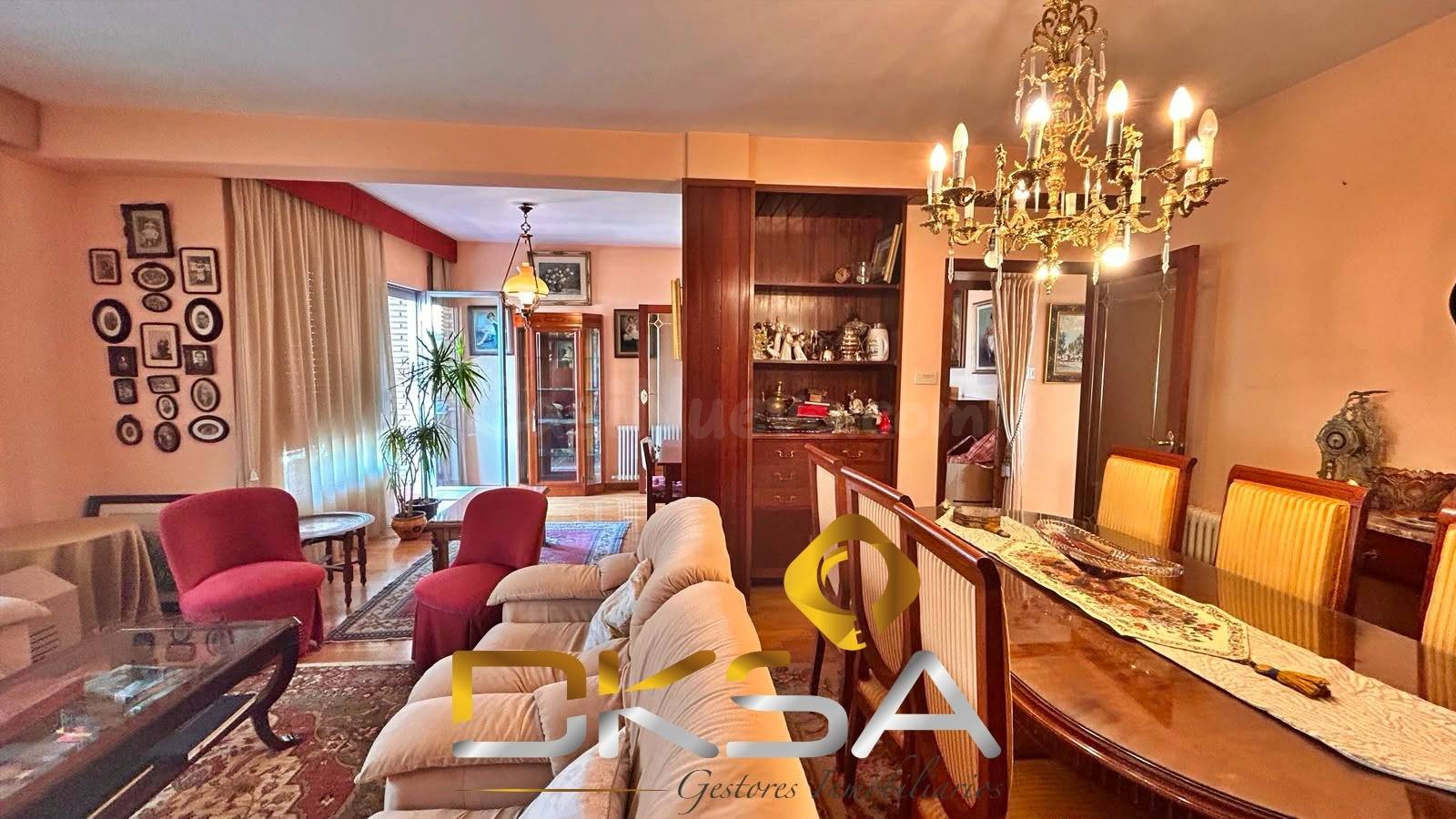 Espectacular piso de 198 m2 con 6 habitaciones, terraza, garaje y trastero en el centro de Castellón