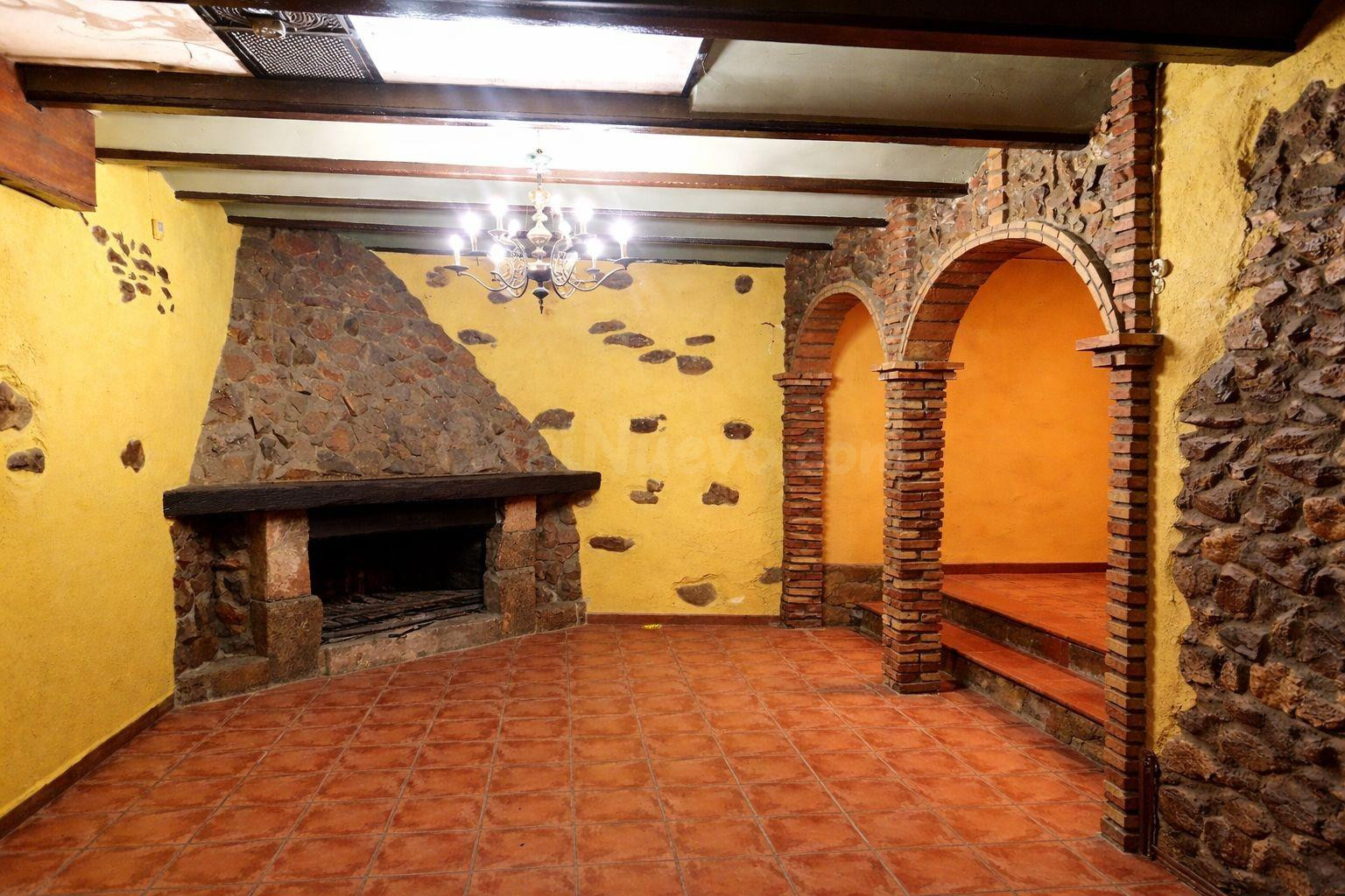Espectacular casa en la plaza del pueblo de Cabanes (Castell - foto 2
