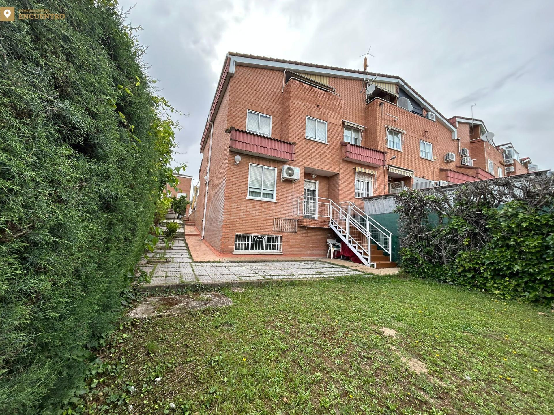 PRECIOSO CHALET PAREADO EN PARQUE COIMBRA - foto 4