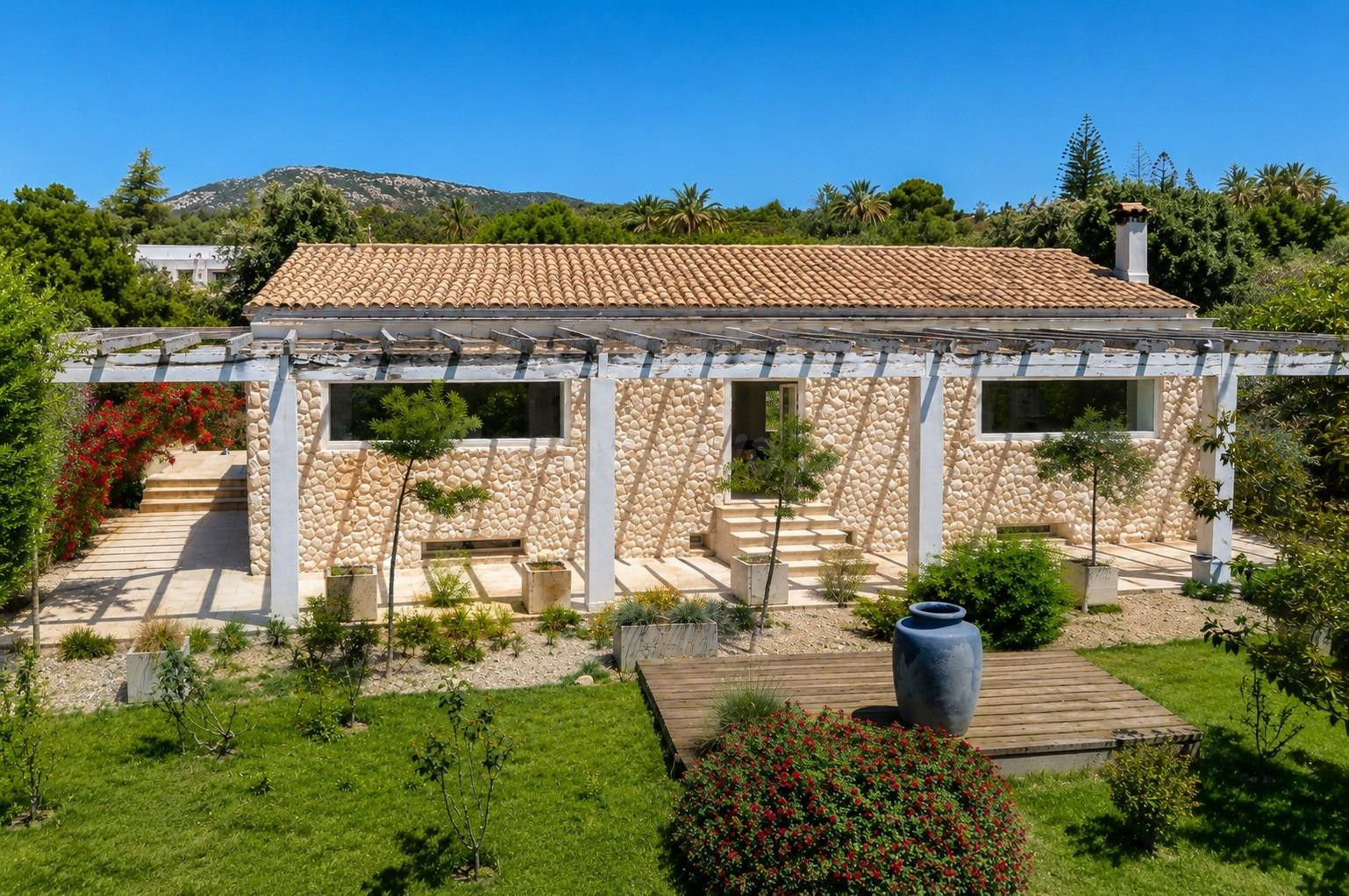 Casa unifamiliar con un jardín de ensueño
