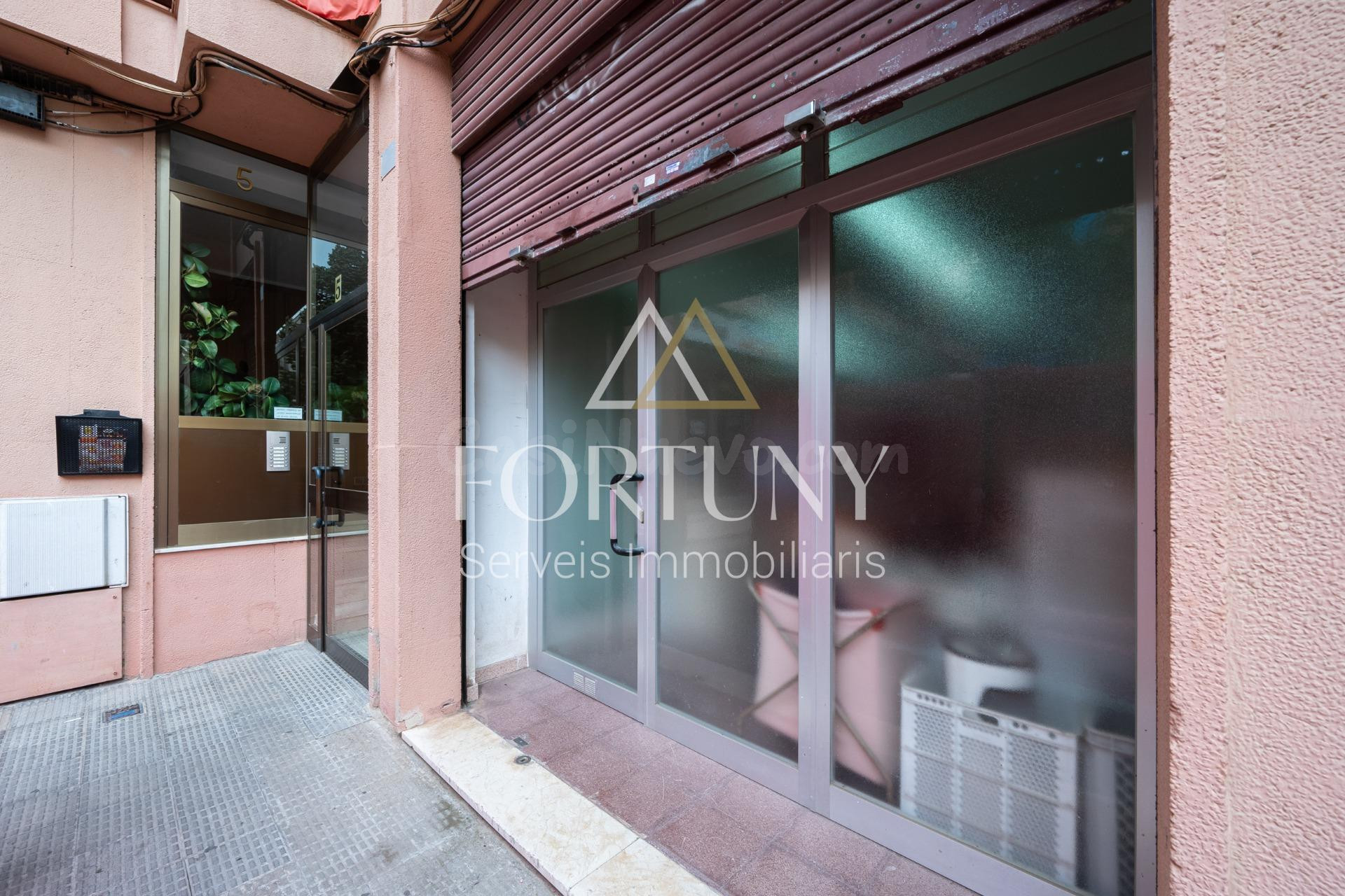 Local comercial 198m² en venta - Mestral
