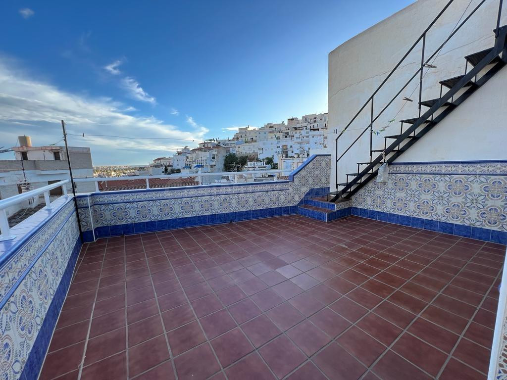 ¡Casa Única con Encanto en el Corazón de Salobreña! ✨