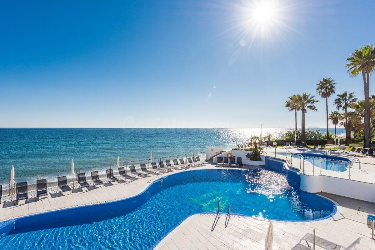 Fantástico Apartamento reformado en resort de lujo en primera línea de Playa.