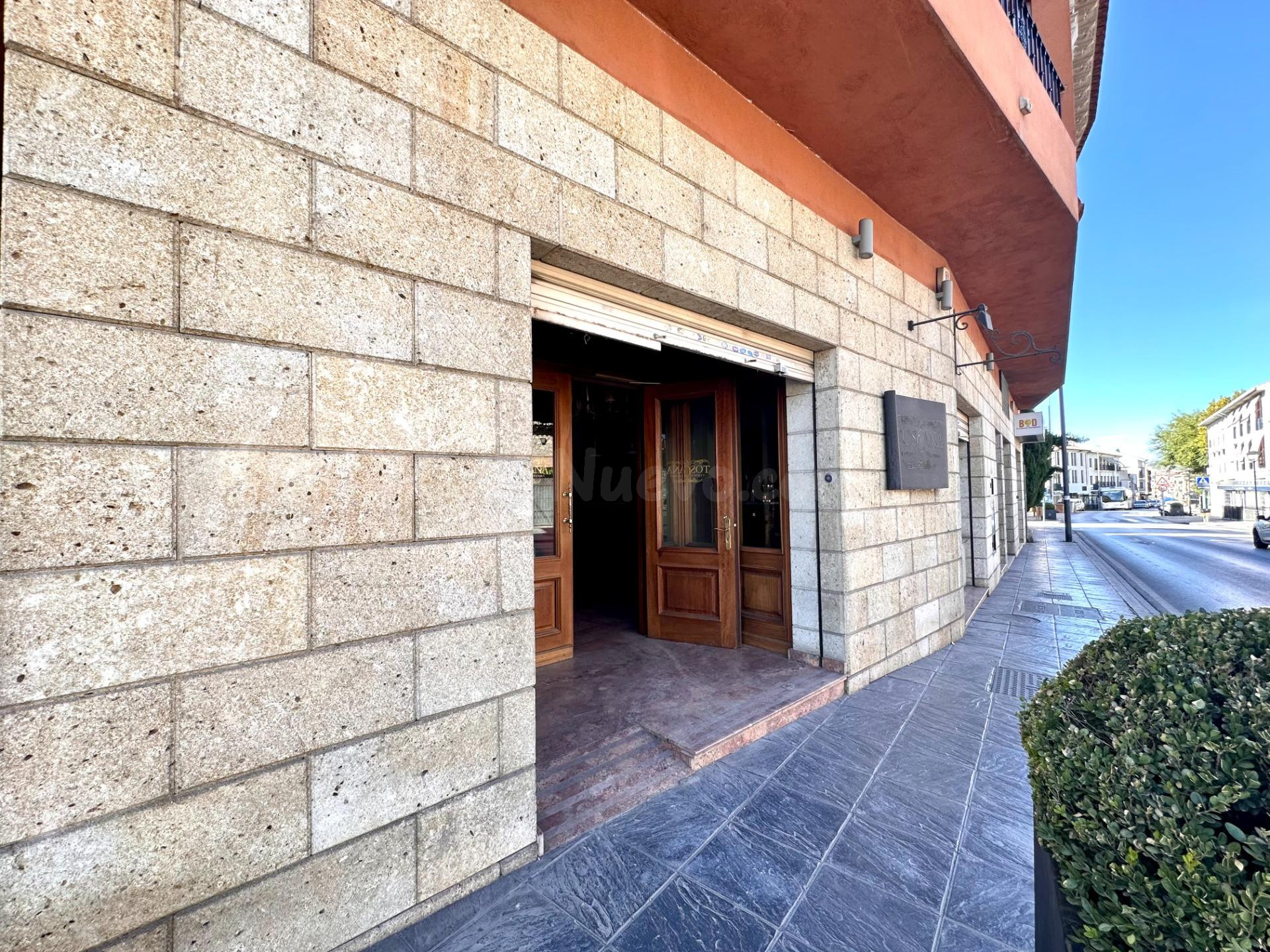 Amplio Negocio en Venta en Ogijares - Oportunidad Única