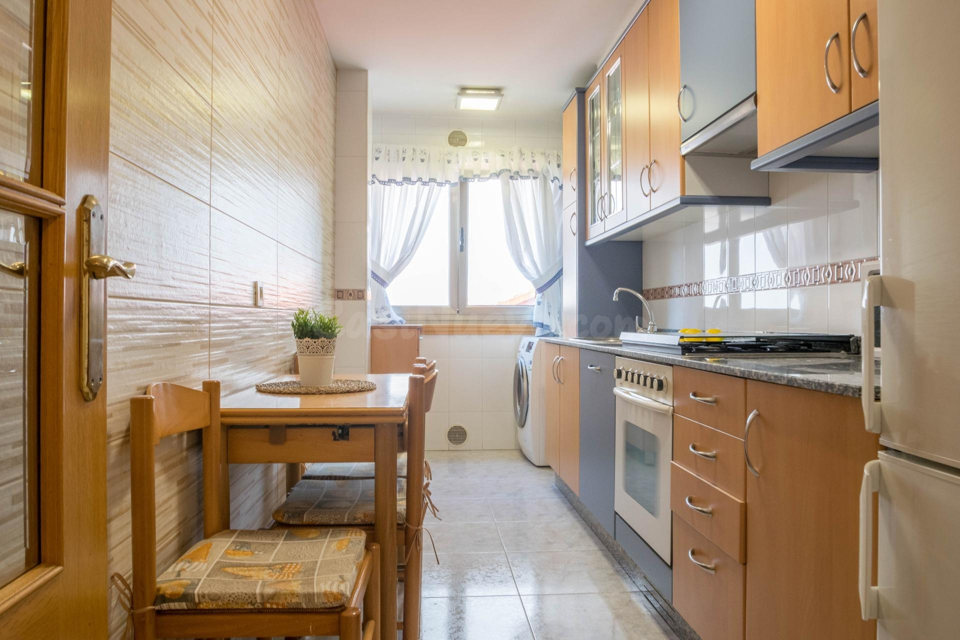 Oportunidad en Culleredo: Piso de 2 habitaciones con garaje 
