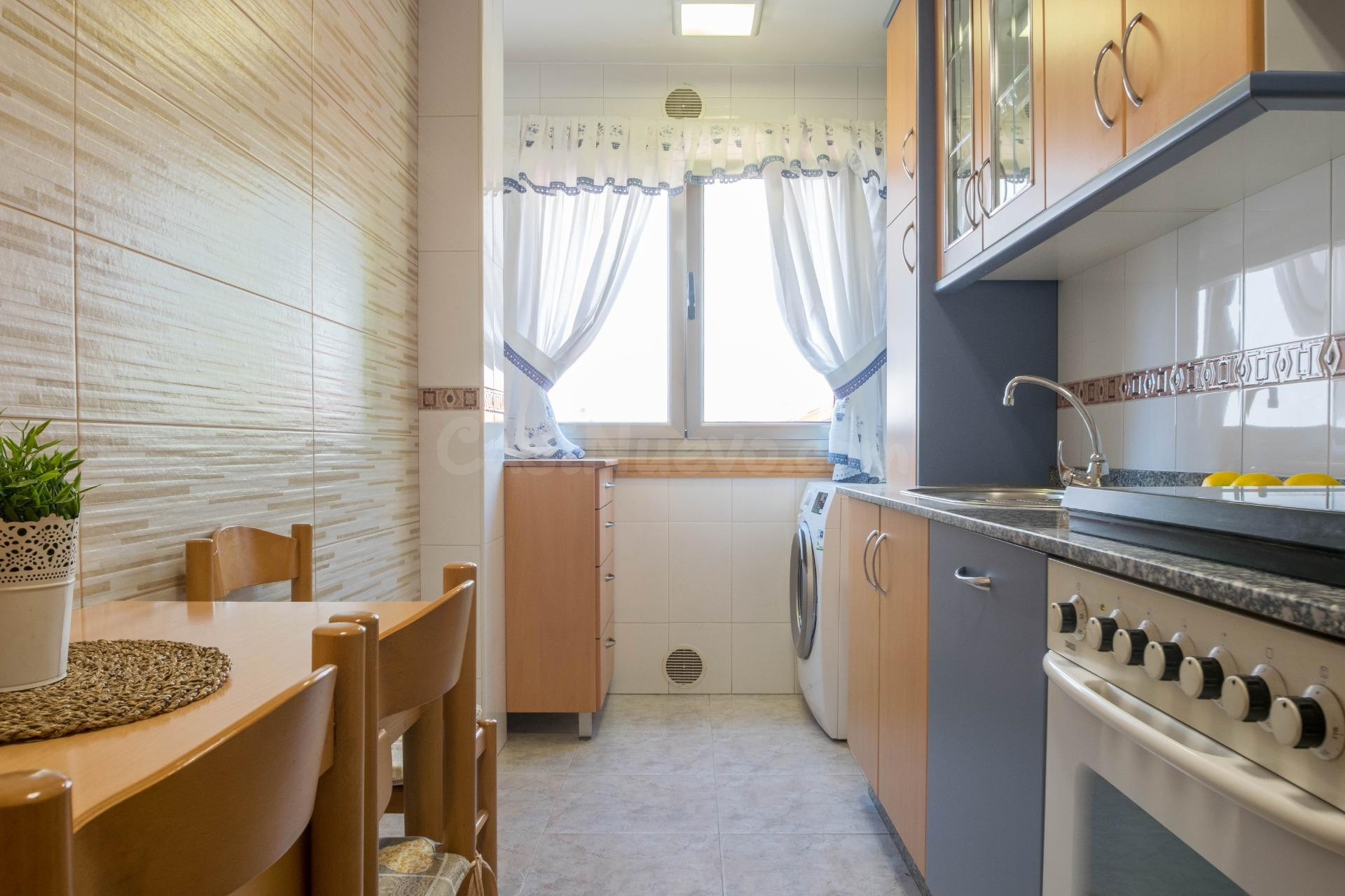 Oportunidad en Culleredo: Piso de 2 habitaciones con garaje  - foto 2