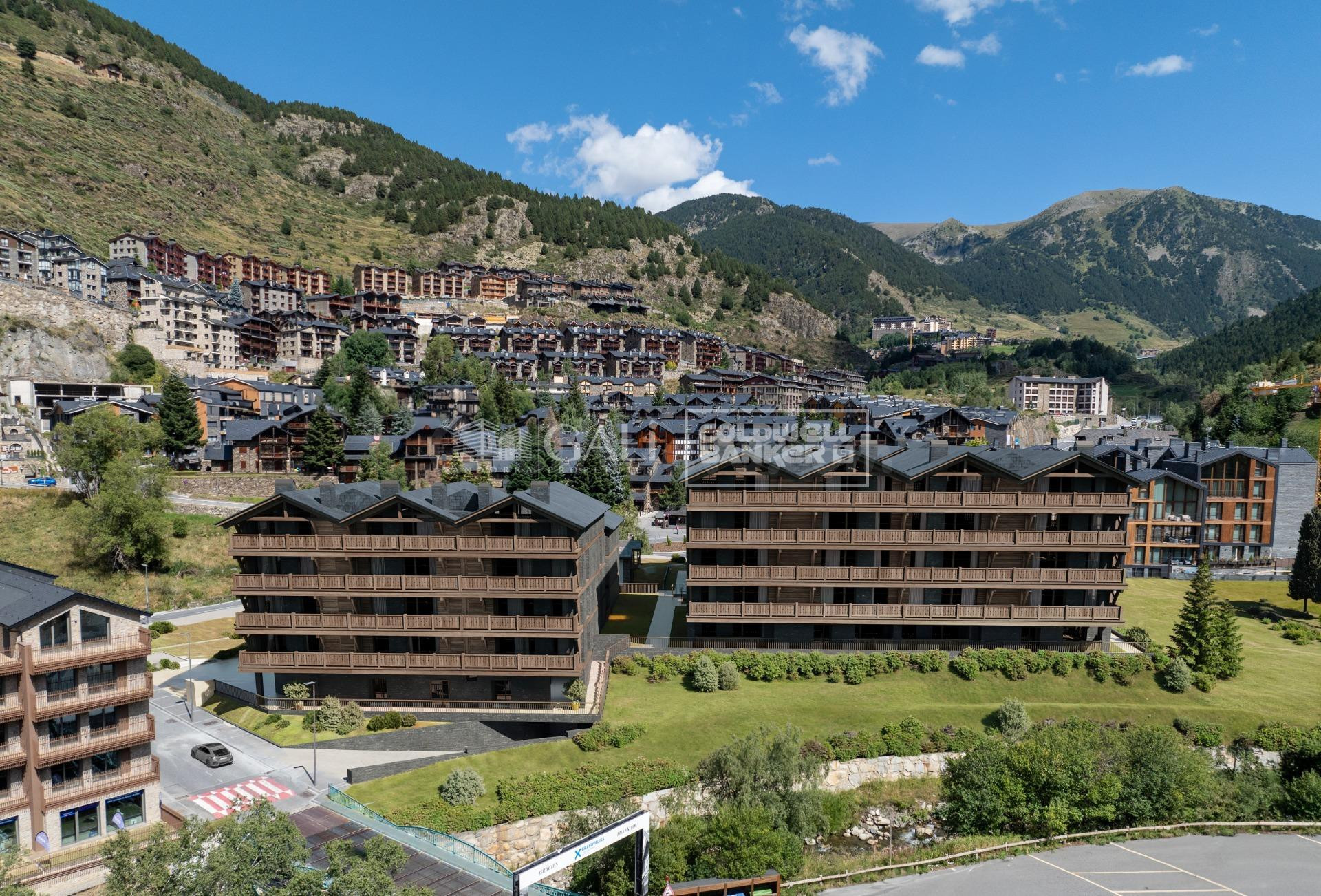 OBRA NUEVA DE LUJO A PIE DE PISTAS DE GRANDVALIRA