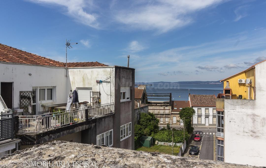 Piso en Vilagarcía de Arousa: ¡Tu Oportunidad Frente al Mar! ✨