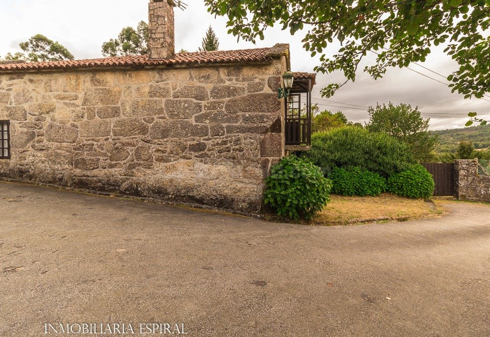 Exclusiva Casa de Piedra totalmente rehabilitada en Cerdedo  - foto 4
