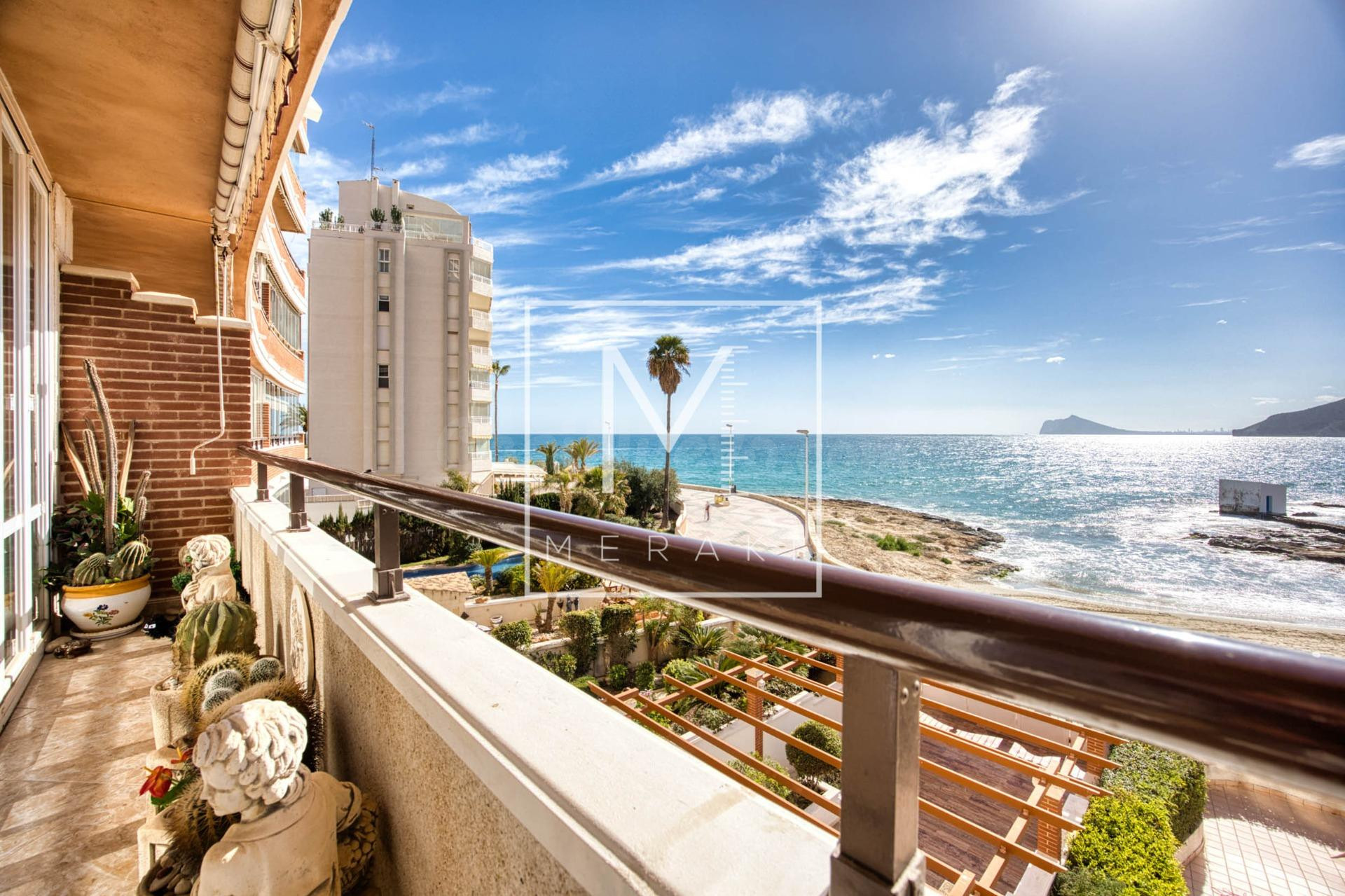 ESPECTACULAR PISO EN PRIMERA LÍNEA EN CALPE - foto 3
