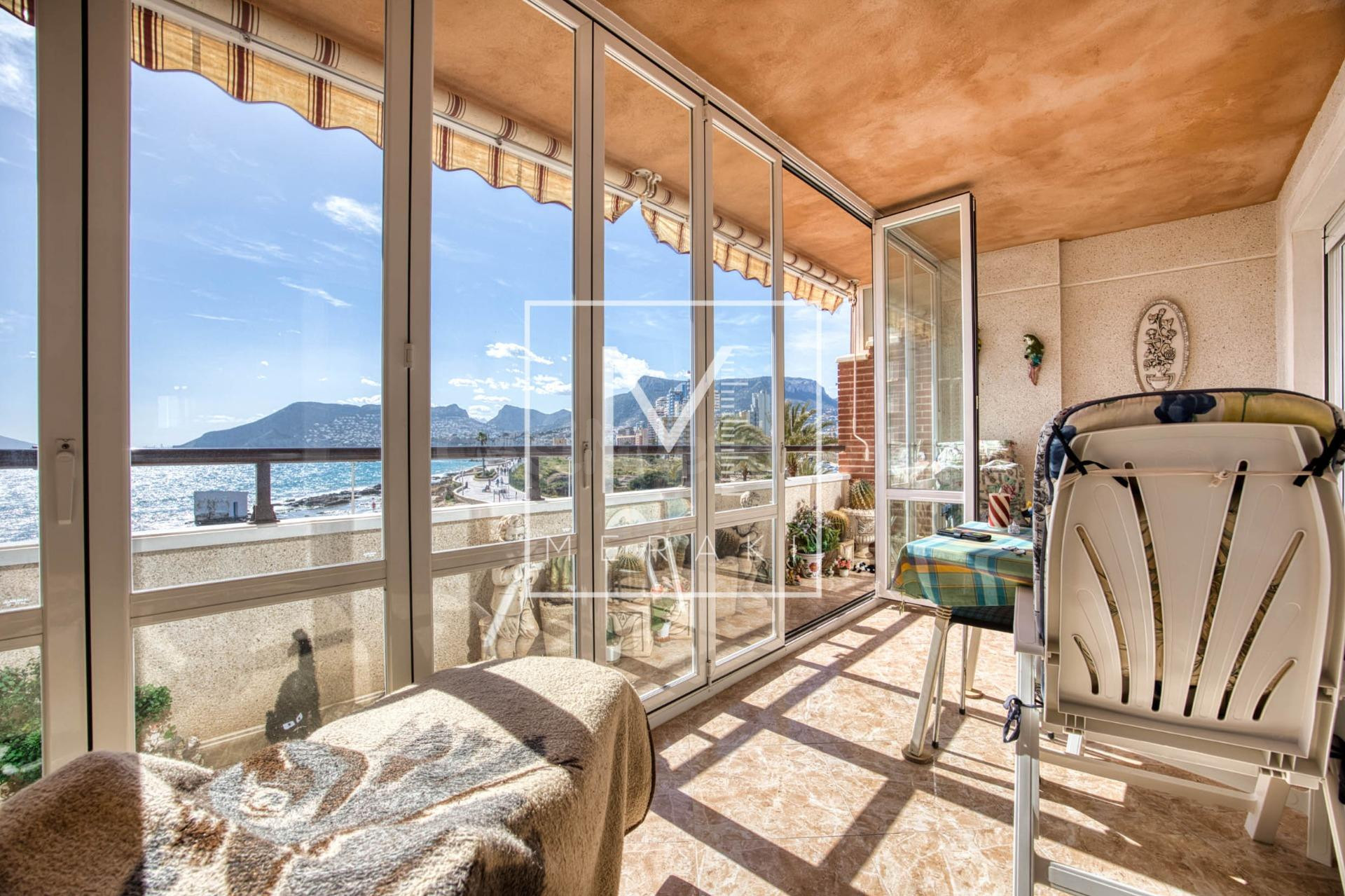 ESPECTACULAR PISO EN PRIMERA LÍNEA EN CALPE - foto 5