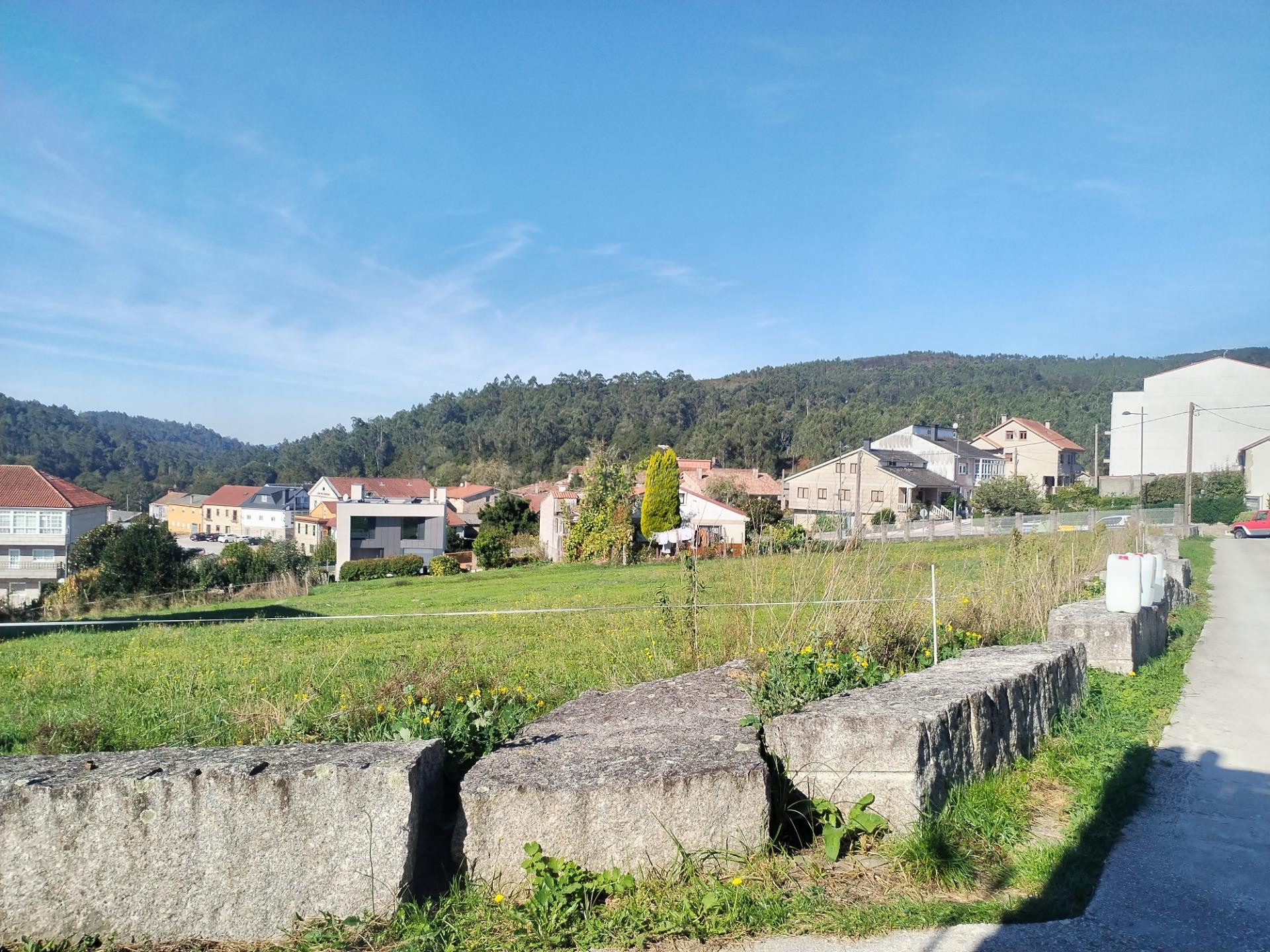 ¡Oportunidad Única en Cerdedo! Terreno Urbano a Tu Alcance - foto 2
