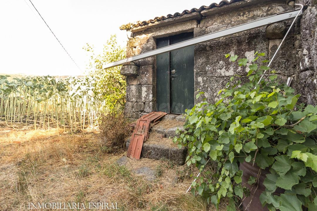 Casa para reconstruir en Cotobade: Tu refugio rural soñado ✨ - foto 3