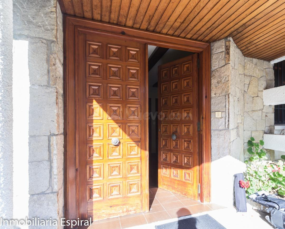 Elegante Chalet en Primera Línea de Playa - Praia da Madalen - foto 3