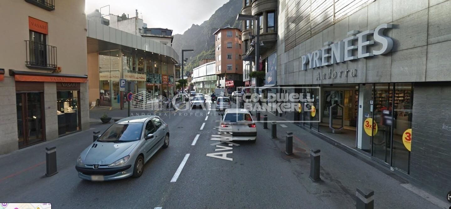 LOCAL COMERCIAL EN AVENIDA MERITXELL