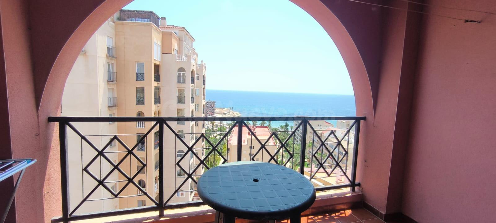 APARTAMENTO DE 2 DORMITORIOS CON VISTAS AL MAR Y PISCINA COMUNITARIA -ZONA TORREVIEJA -