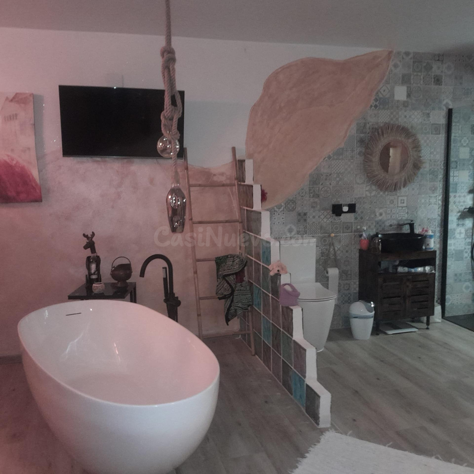 ESTUDIO REFORMADO CON AMPLIA TERRAZA Y LICENCIA TURÍSTICA - ZONA TORRETAS, TORREVIEJA -