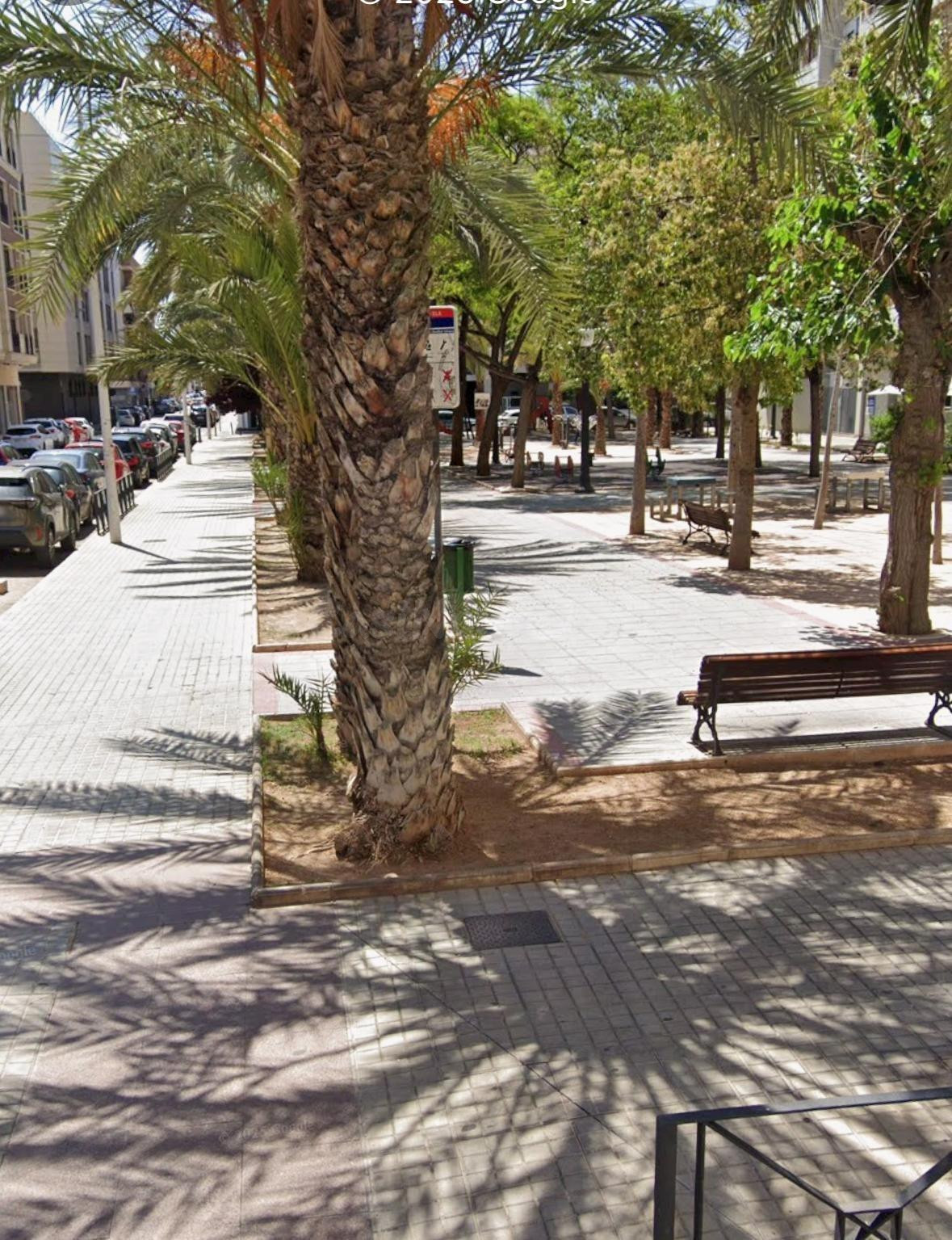 TRASPASO DE RENTABLE DROGUERIA PERFUMERIA EN BARRIO DE ALTABIX (ELCHE)
