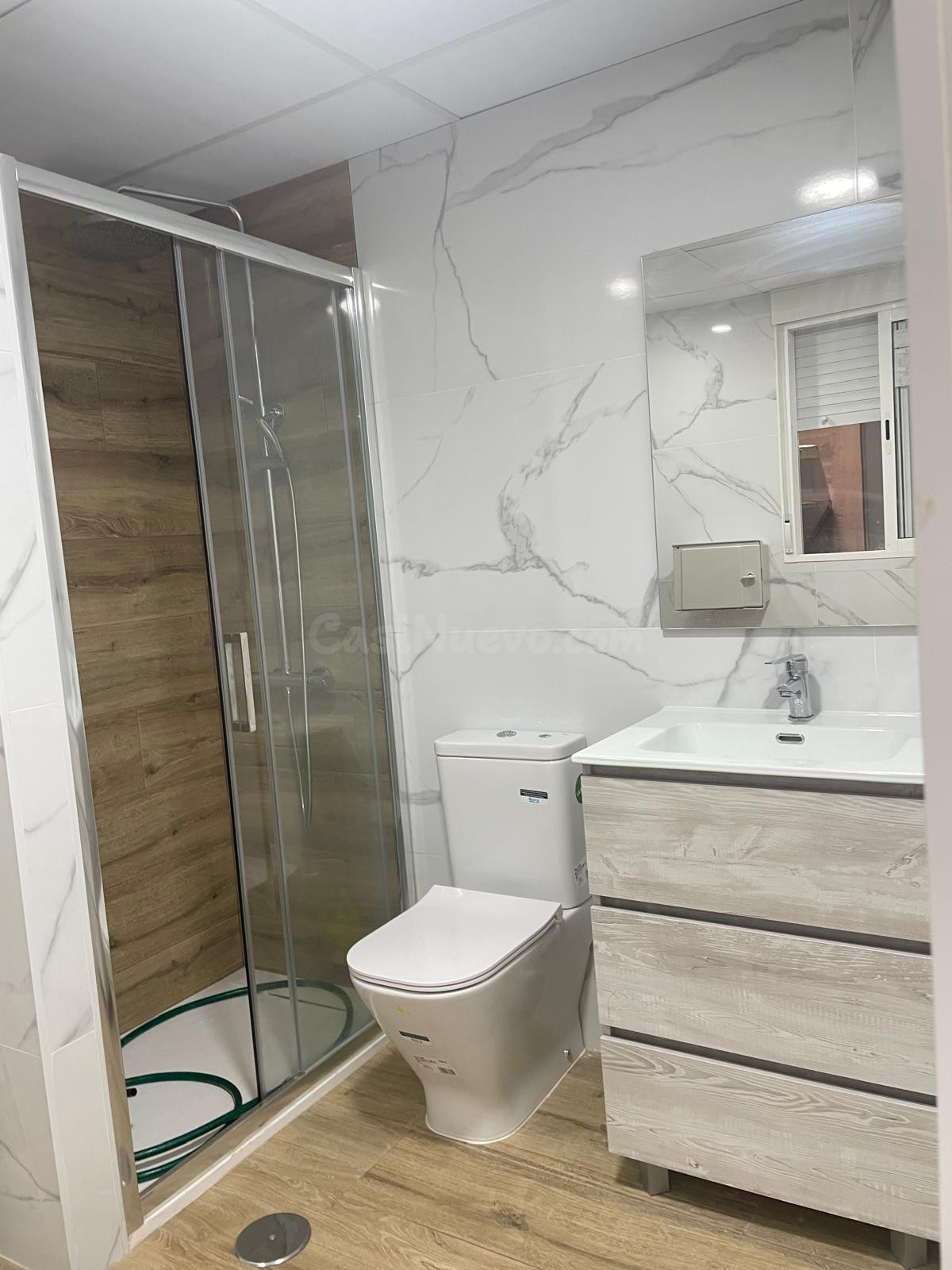 Venta de Excelente Local Reformado en Estudio con Salida de Humos