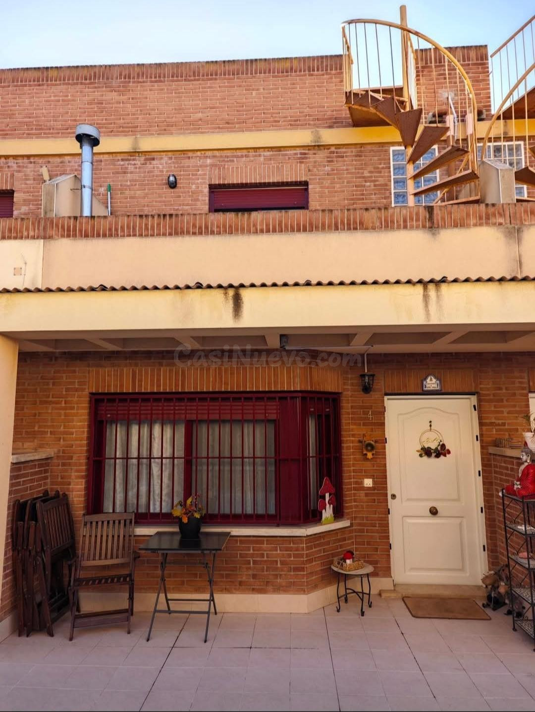 DÚPLEX DE 2 DORMITORIOS CON SOLÁRIUM PRIVADO Y PISCINA COMUNITARIA - ZONA BENFERRI -