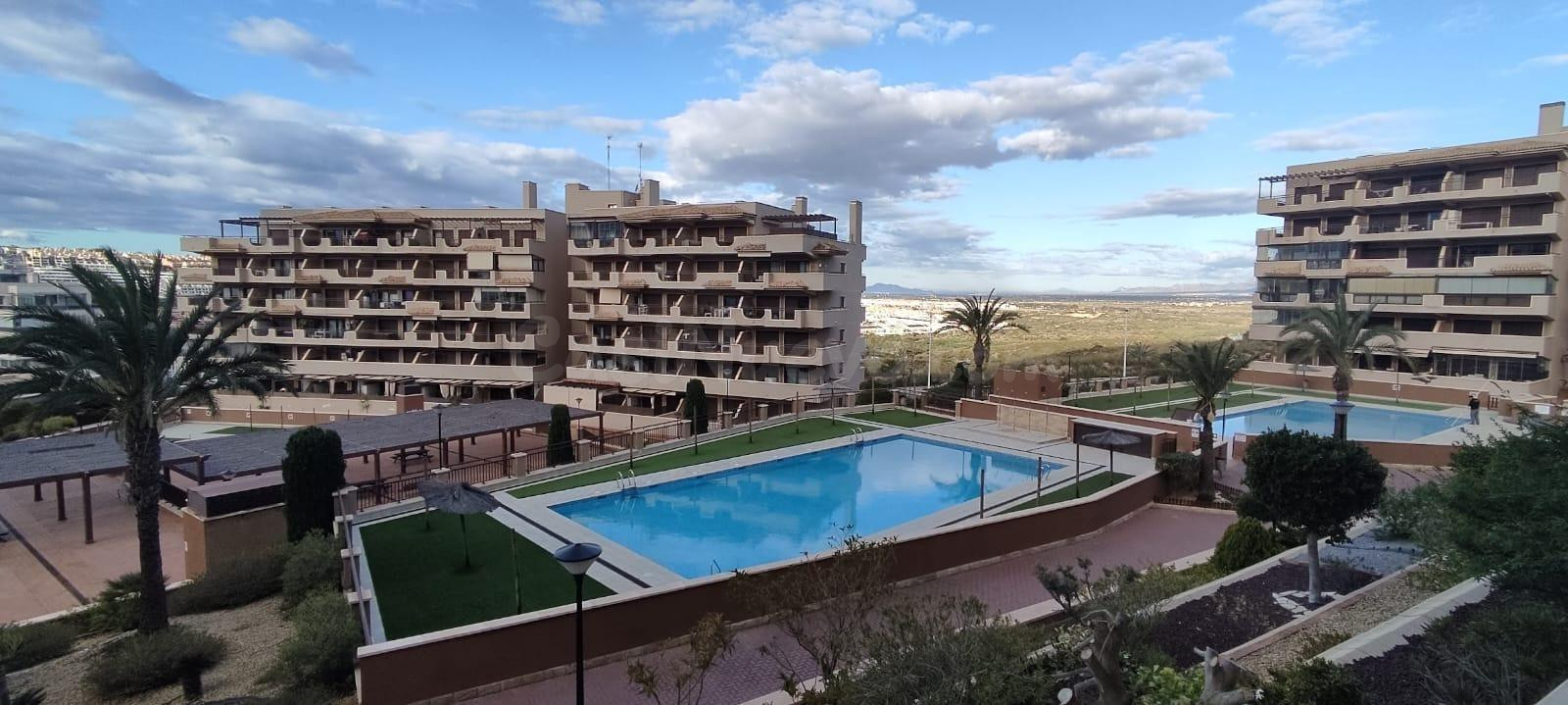 FABULOSO PISO EN VENTA EN BALCON DE ARENALES CON GARAJE INCLUIDO