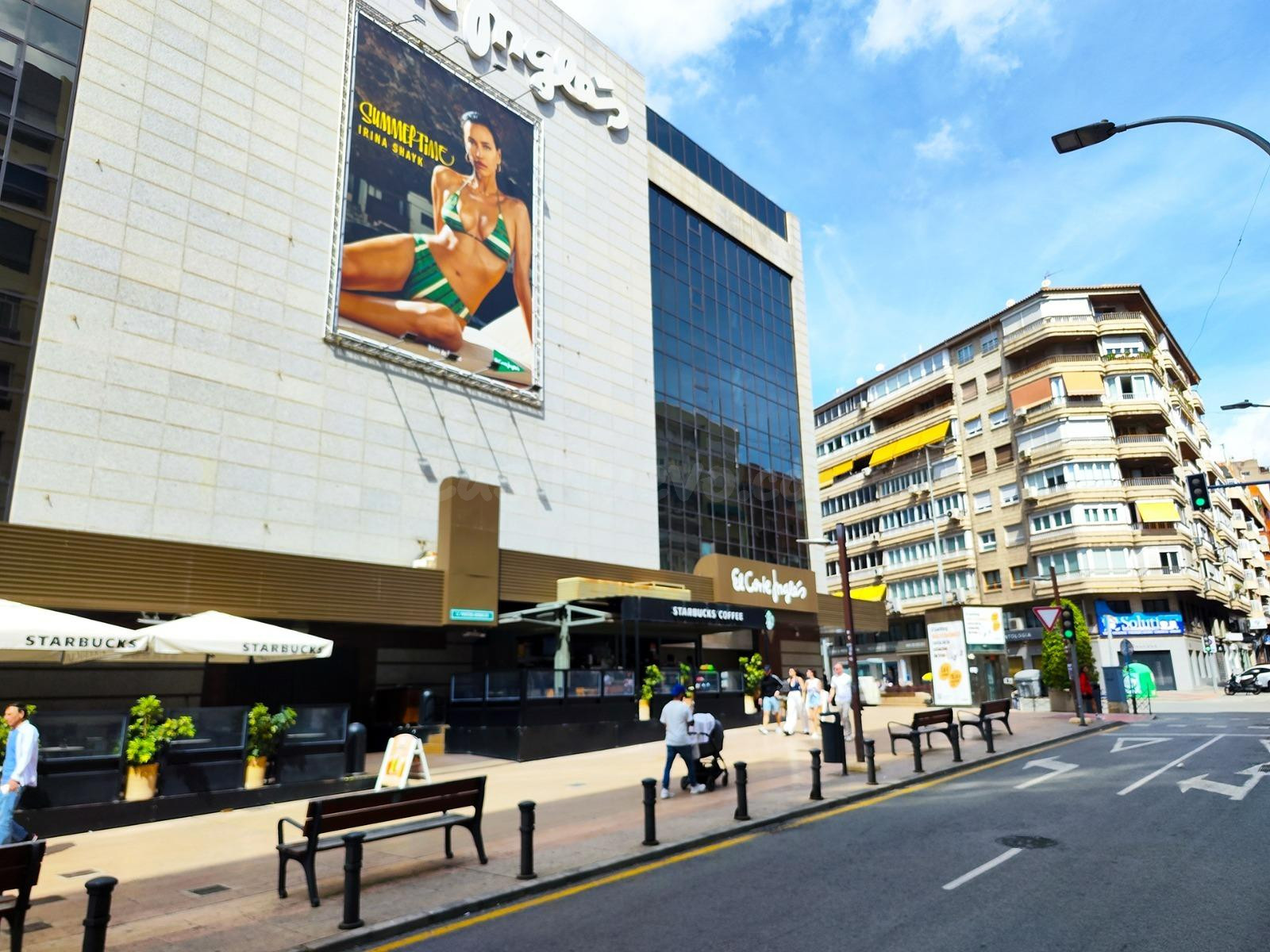 VENTA DE ESTUPENDA VIVIENDA EN LA MEJOR ZONA DEL CENTRO JUNTO AL CORTE INGLES
