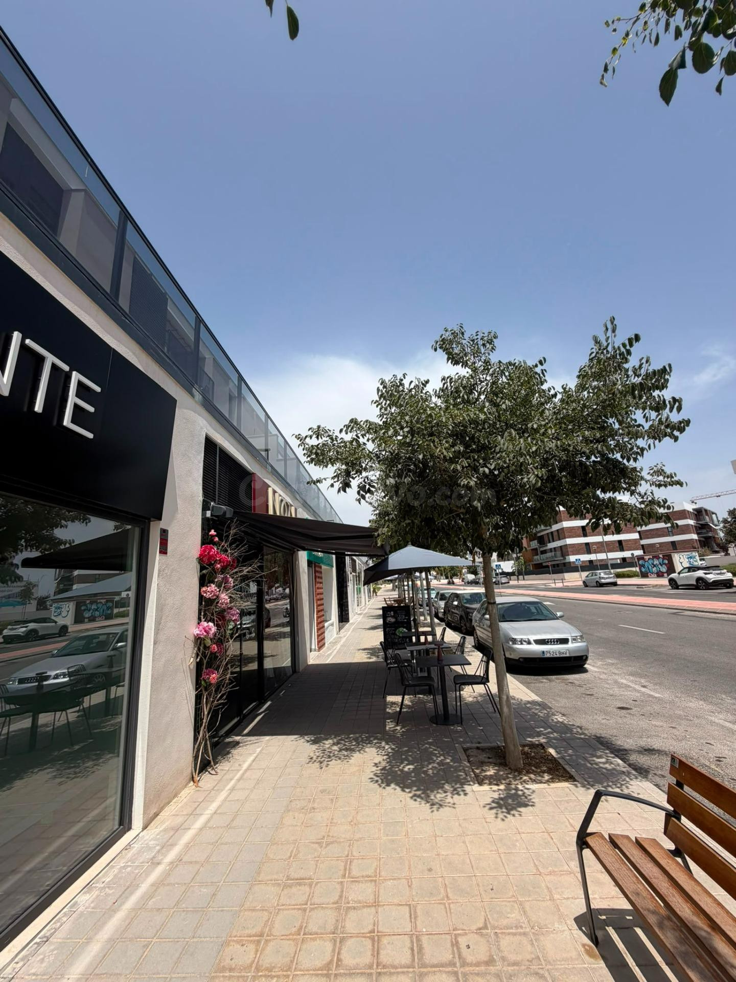 VENTA O ALQUILER OPCION COMPRA DE ESTUPENDO LOCAL COMERCIAL A ESTRENAR ZONA FRANK ESPINÓS