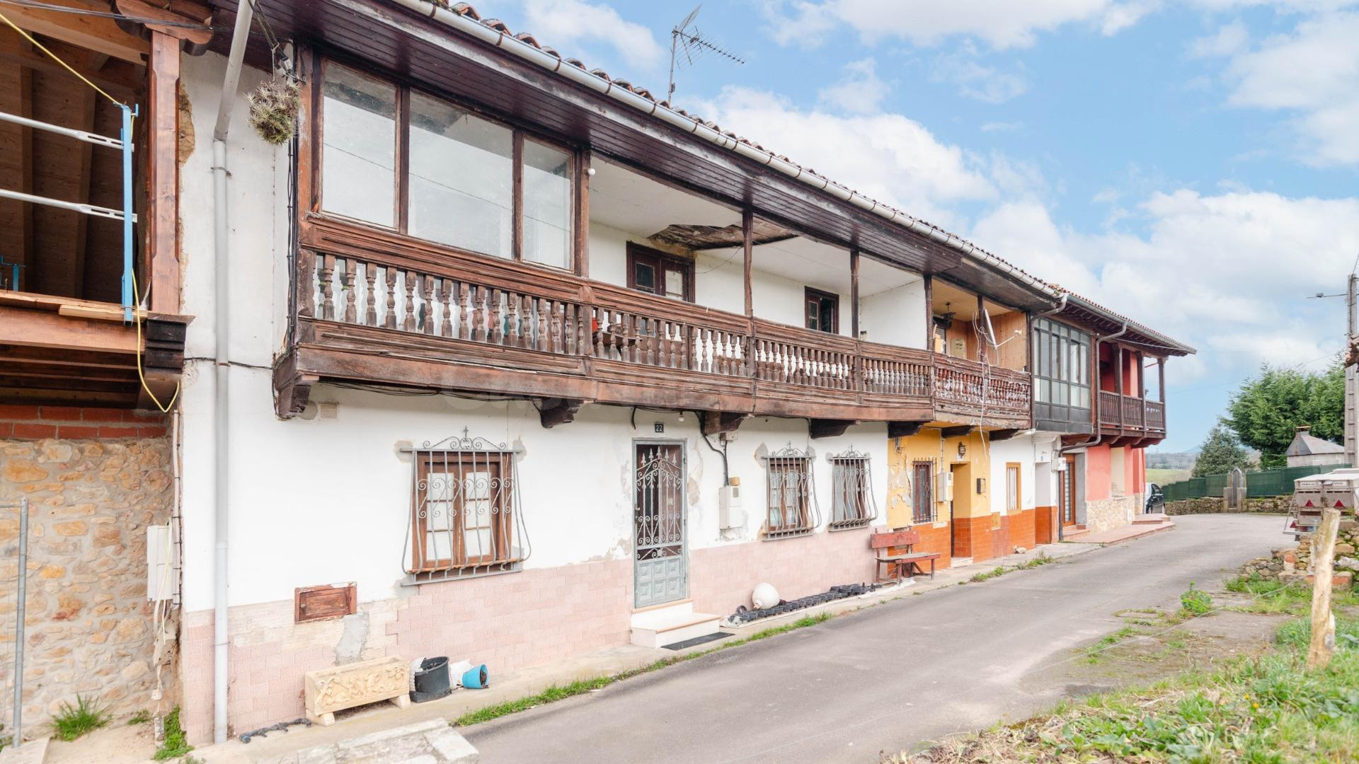 Auténtica Casa Asturiana con parcela  en Nava