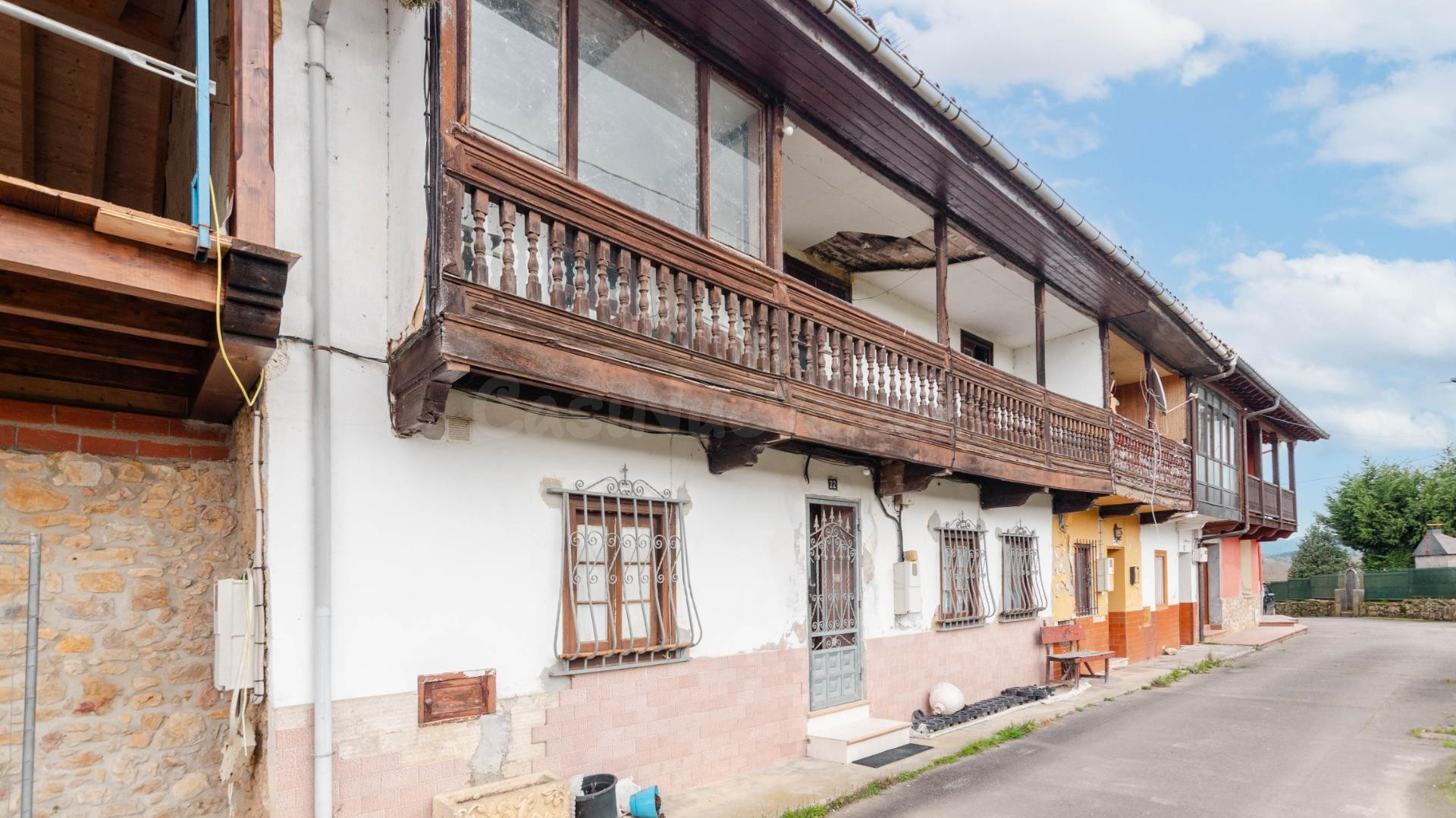 Auténtica Casa Asturiana con parcela  en Nava - foto 2