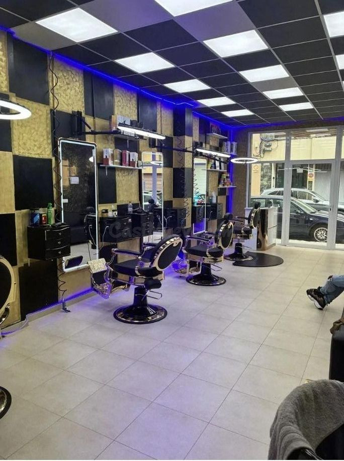 TRASPASO DE BARBERIA CERCA A LOS JUZGADOS RECIEN REFORMADA TODO NUEVO