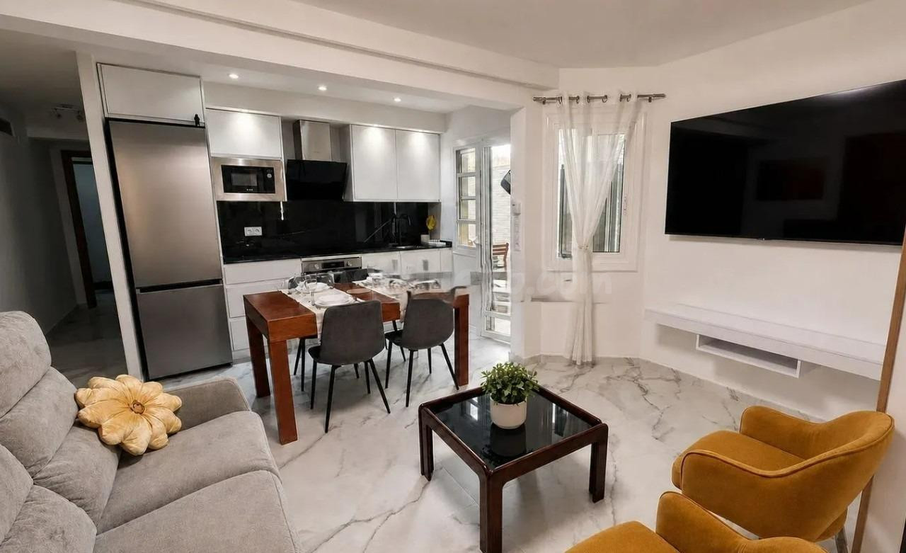 ALQUILER DE VIVIENDA DE 4 DORMITORIOS RECIEN REFORMADA ZONA SANTO DOMINGO