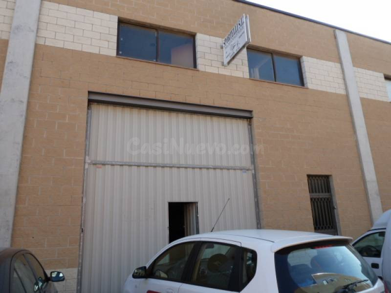 1ª planta de nave industrial en Polígon Les Comes - foto 2