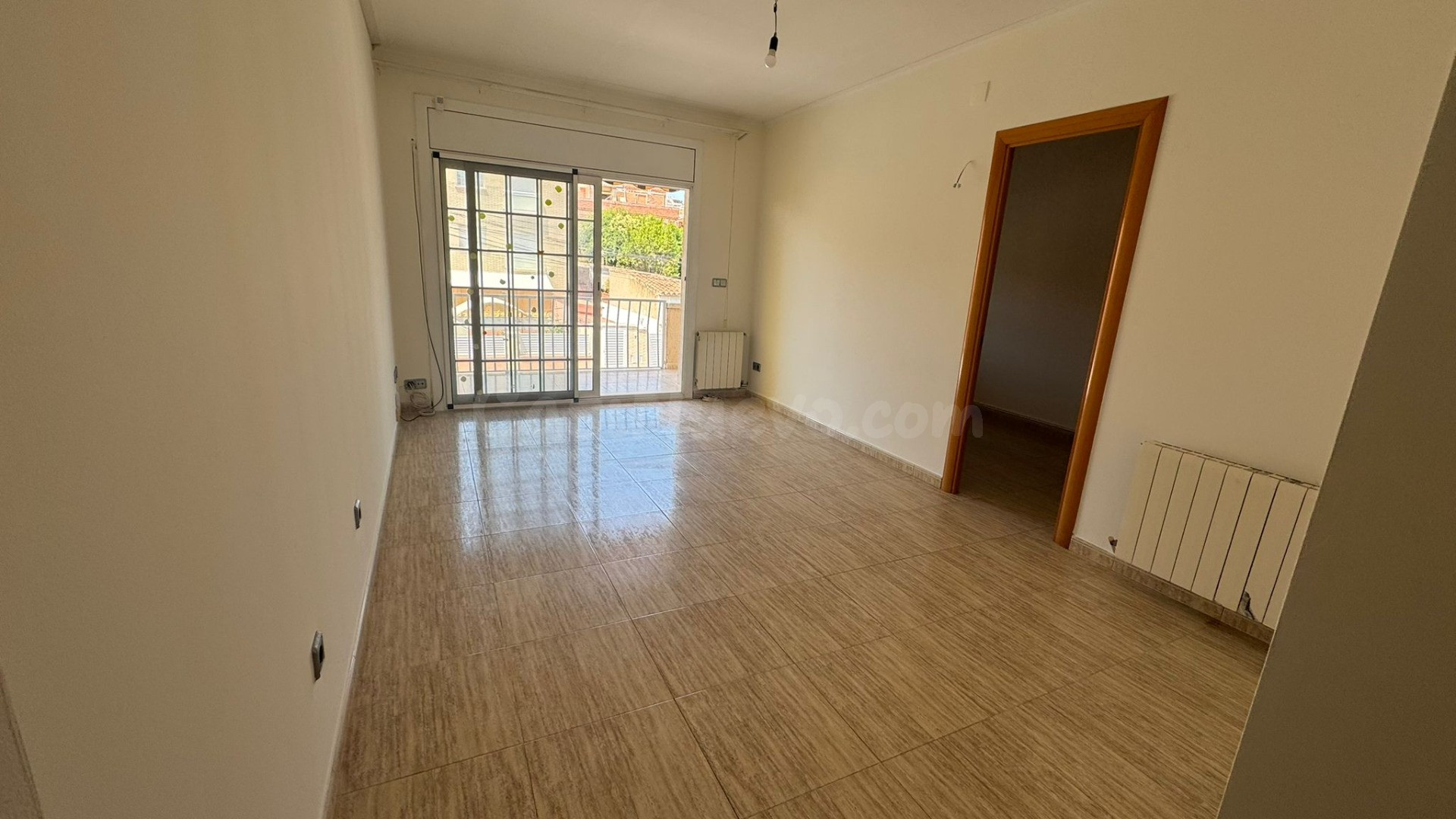 AMPLIO PISO EN VENTA EN SEGUR DE CALAFELL CON TERRAZA, PARKI
