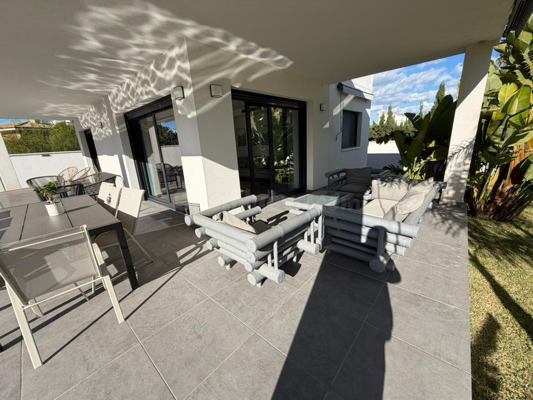 ESPECTACULAR CHALET MODERNO EN PARCELA DE 600 M2 EN LA FONT - foto 4