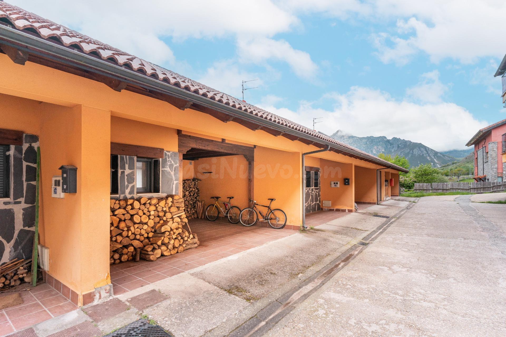 CHALET ADOSADO EN VENTA EN COFIÑAL (PUEBLA DE LILLO) - foto 5