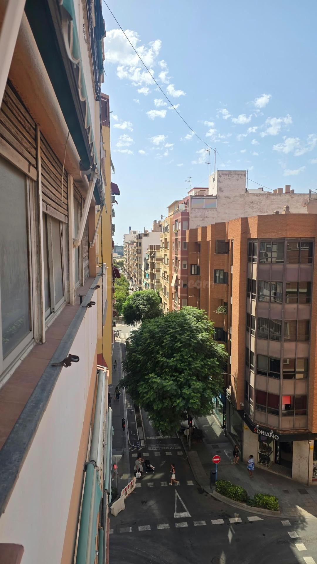 PISO LUMINOSO CON GRAN POTENCIAL EN PLENO CENTRO DE ALICANTE
