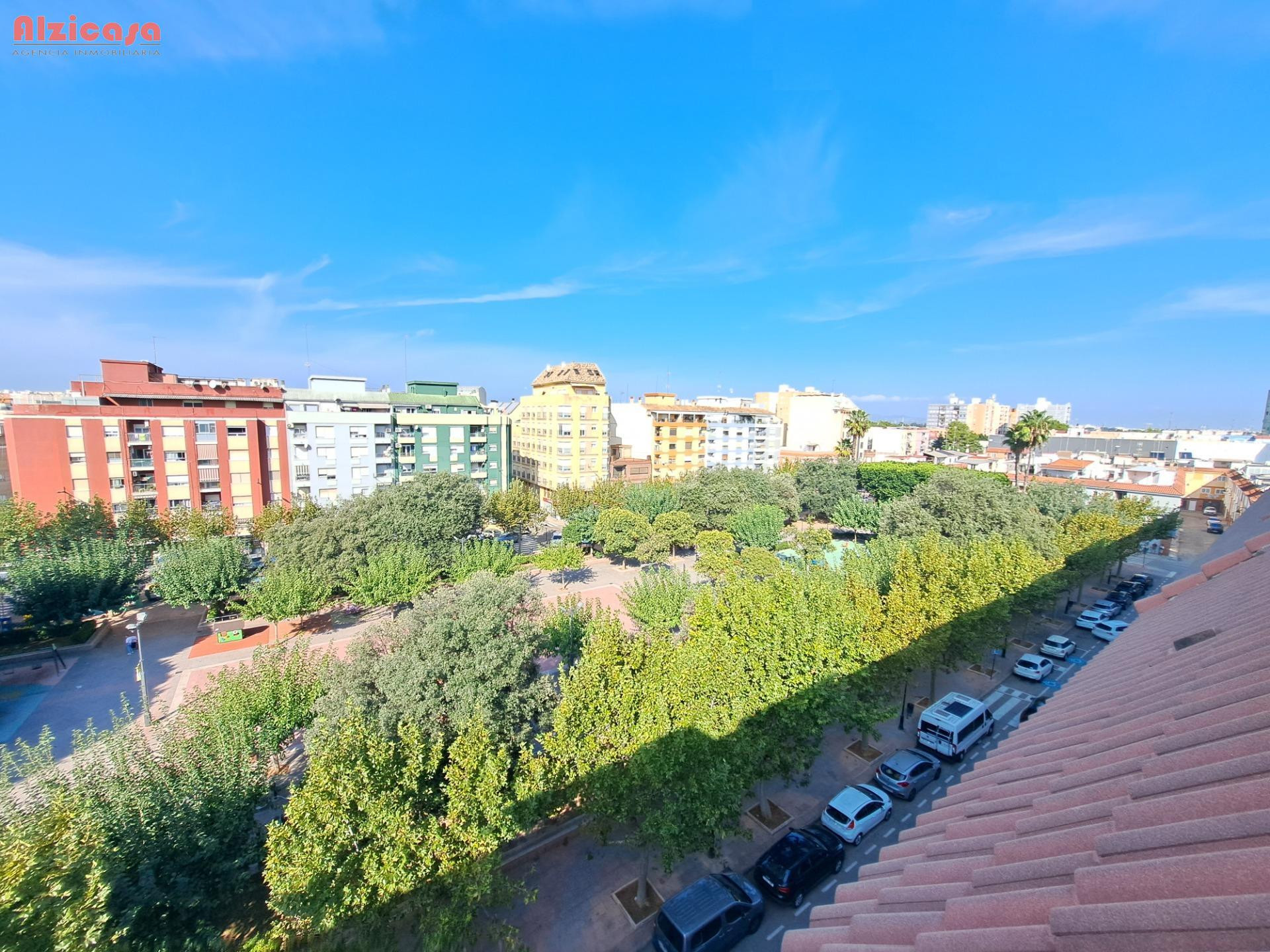 Precioso ático con vistas despejadas al Parque Pere Crespí - foto 4