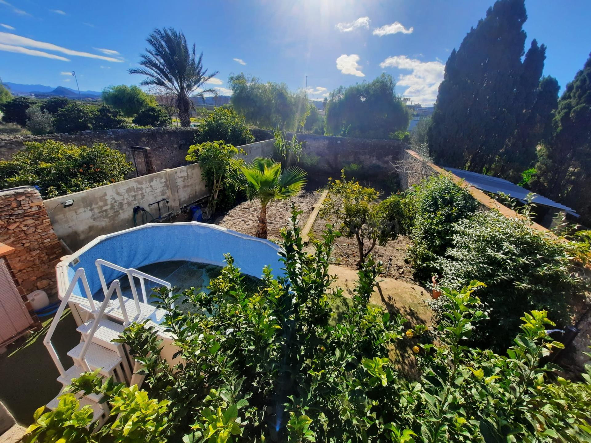 ¡Impresionante Casa en Alcantara del Xuquer: Espacio y Comodidad!