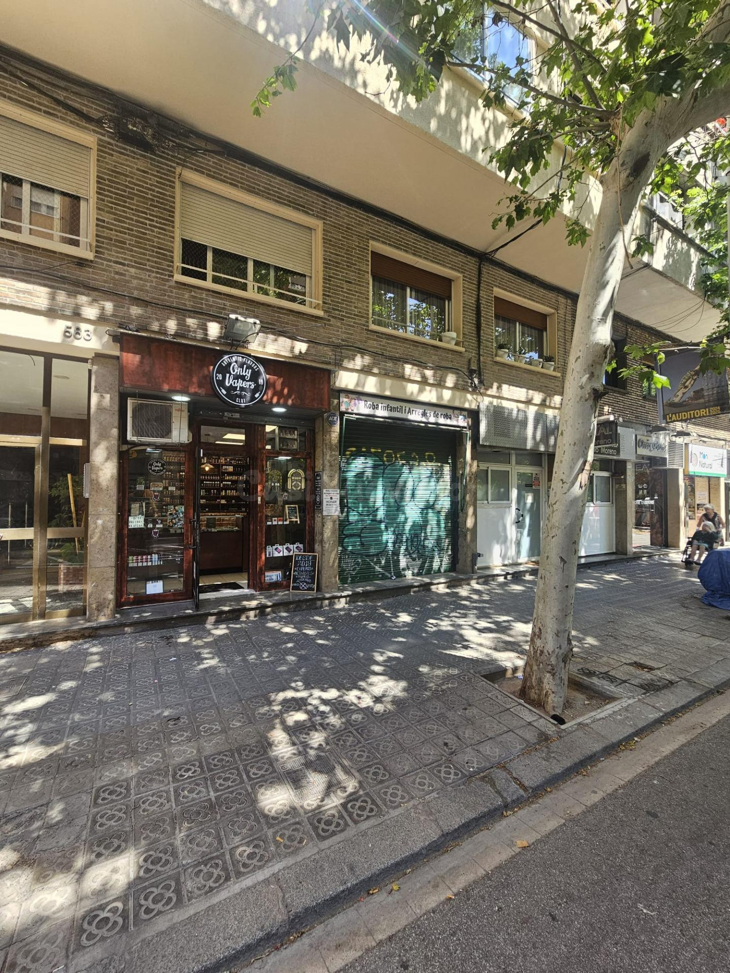 LOCAL INTERIOR EN CARRER VALENCIA-SÓLO COMPRADORES AL CONTADO.