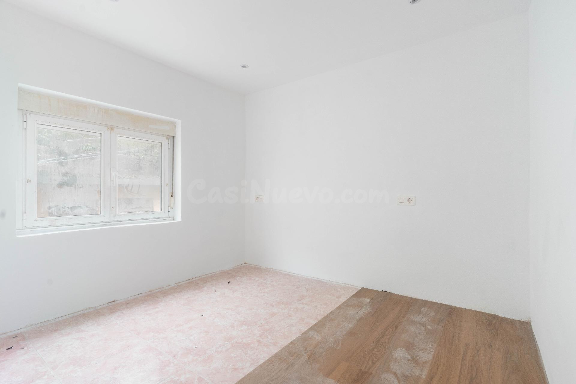 Piso de 3 habitaciones y 1 baño semireformado - foto 4