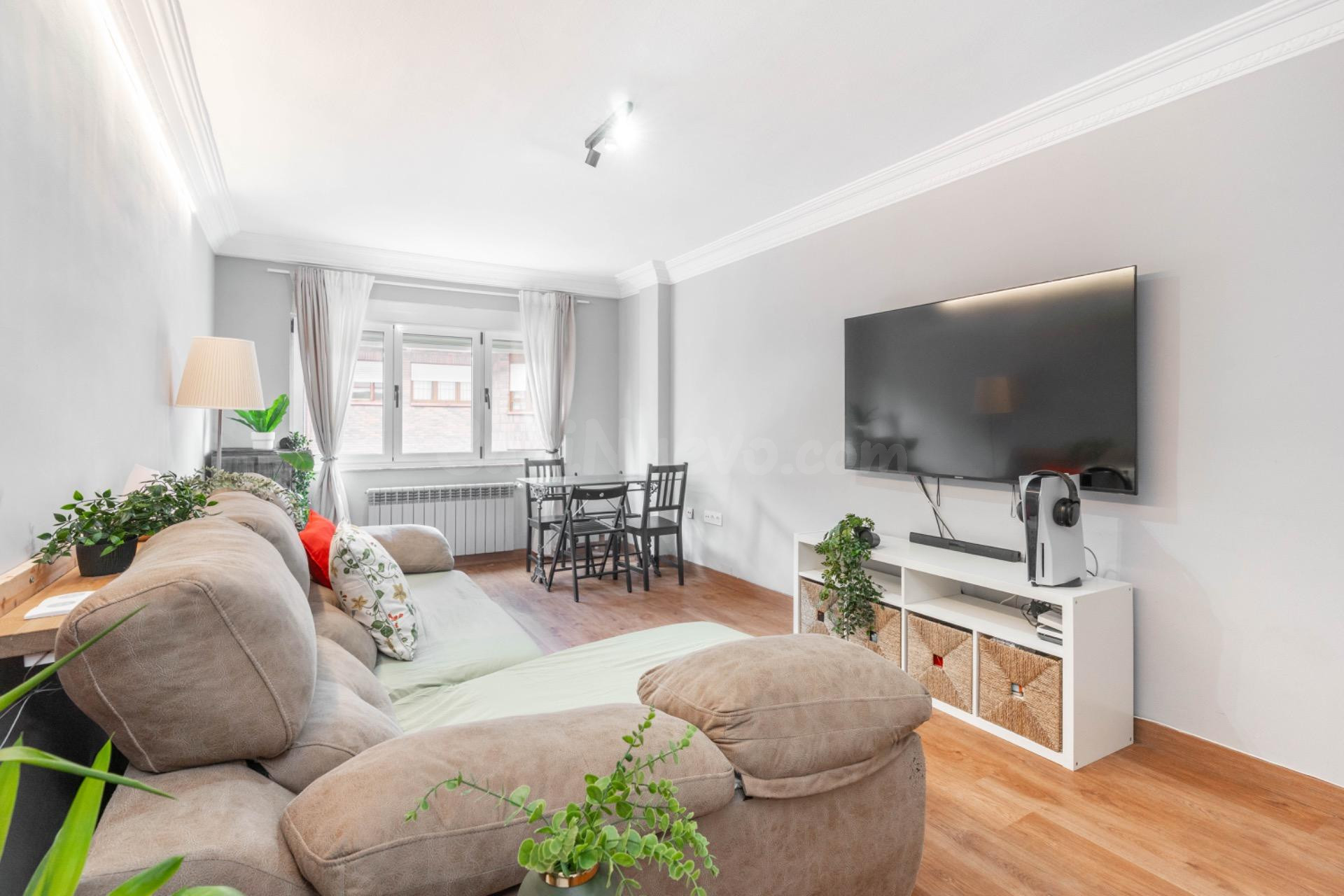 Amplio piso en venta en C/ Ramón Clavería, 36 - foto 5