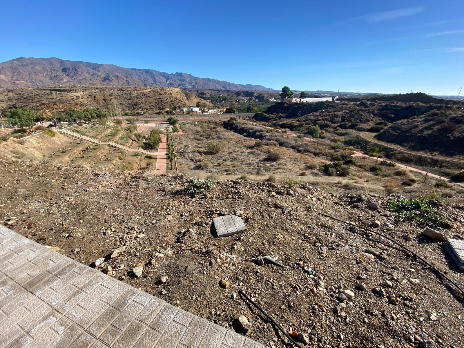 Excelente oportunidad de inversión en Benahadux: Terreno par - foto 2
