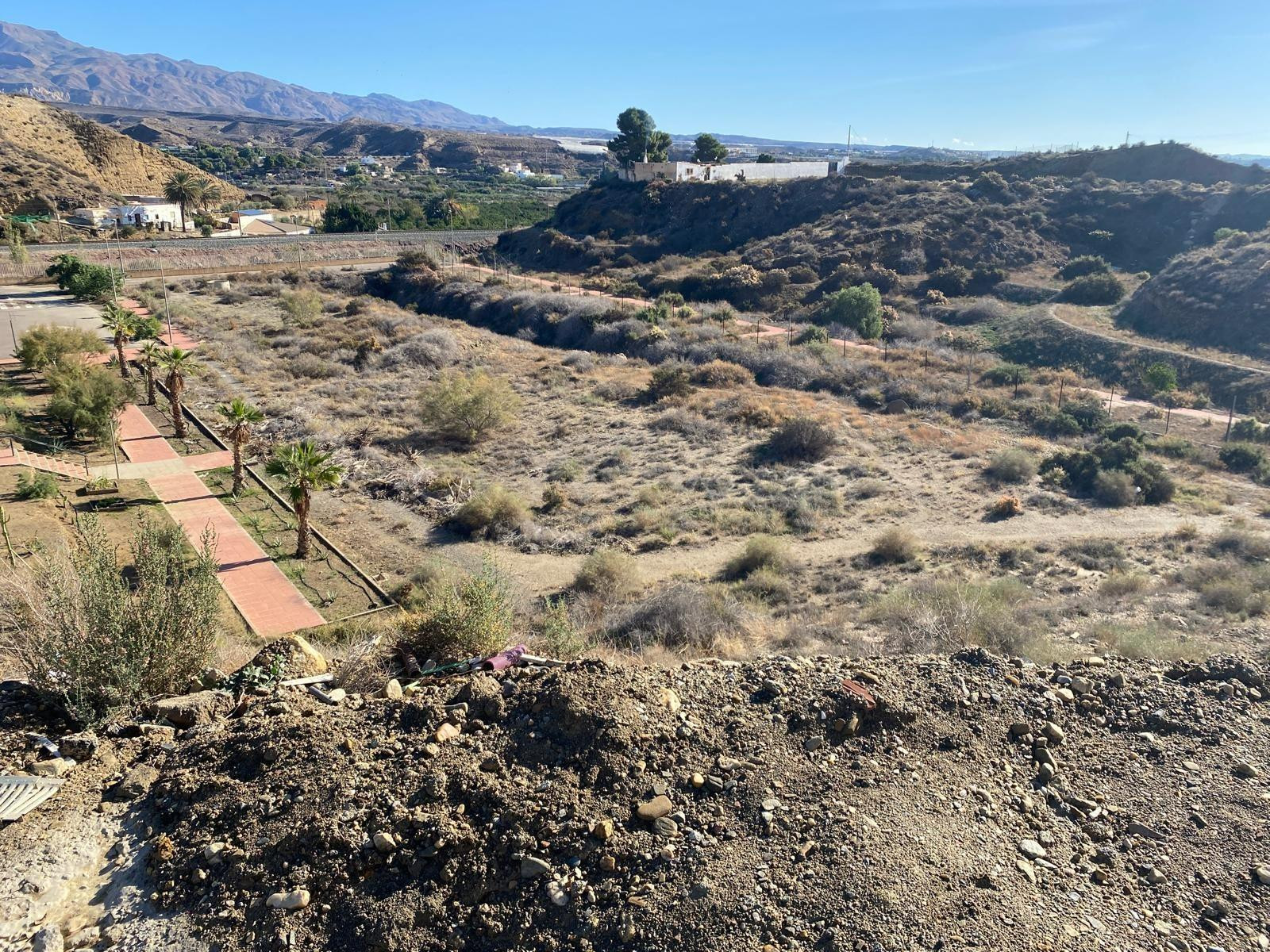 Excelente oportunidad de inversión en Benahadux: Terreno par - foto 3